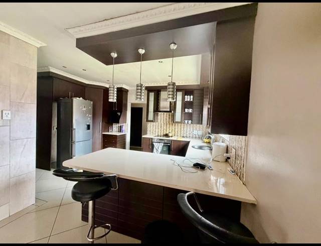 3 BEDROOM HOUSE FOR SALE IN VANDERBIJLPARK SE 6
